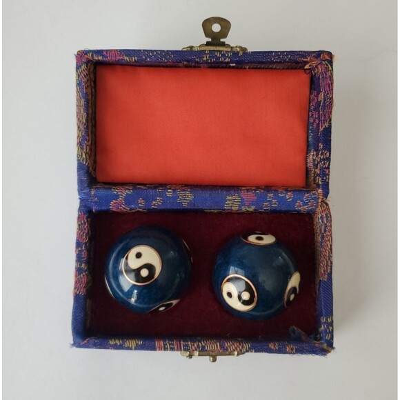 Vintage Set of 2 Blue Gold De-Stress Meditation Relaxation Baoding Chime Balls - Picture 2 of 6